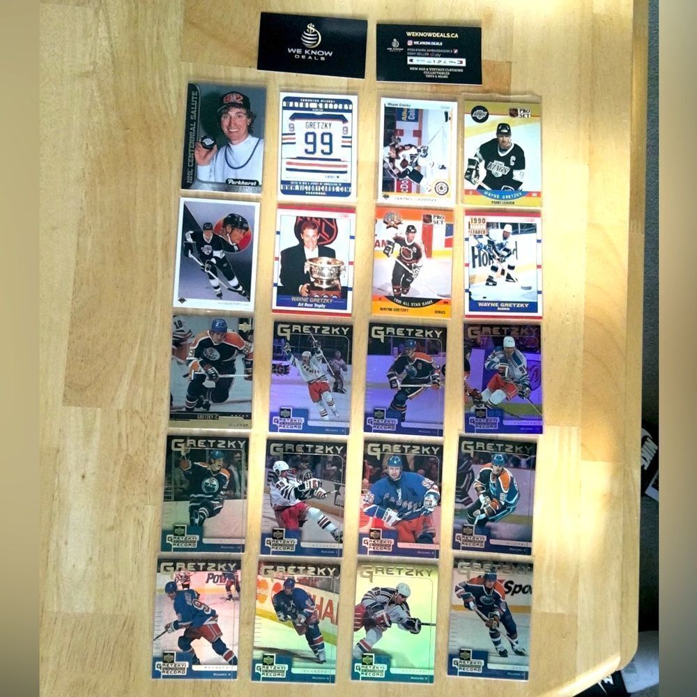 20 Wayne Gretzky Assorted Hockey Cards - Picture 3 of 8